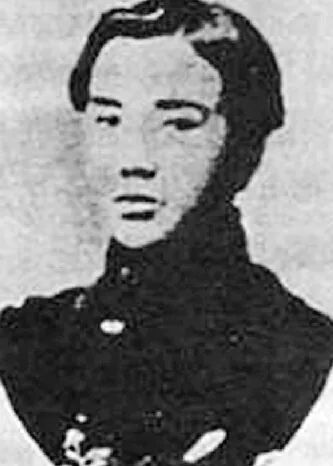 DƬ